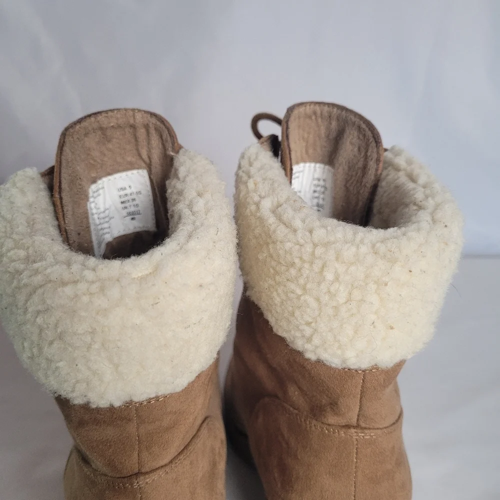 Brash Chestnut Brown Faux Suede Laceup Ankle Booties Shearling Top Size 9